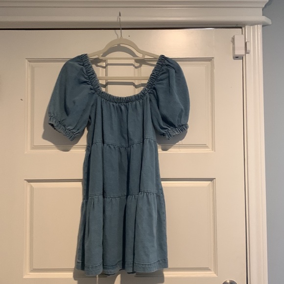 NWT Fame Istanbul Jean Off the Shoulder Tiered Dress Size S - Picture 2 of 4